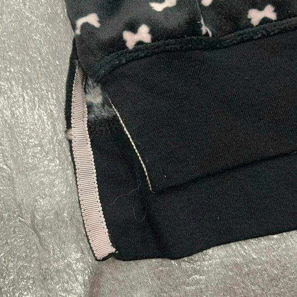 [XL]Kate Spade Black Velvet  Crew Neck Lounge Sweater PJ Top with Pink Bow Print - Picture 5 of 9